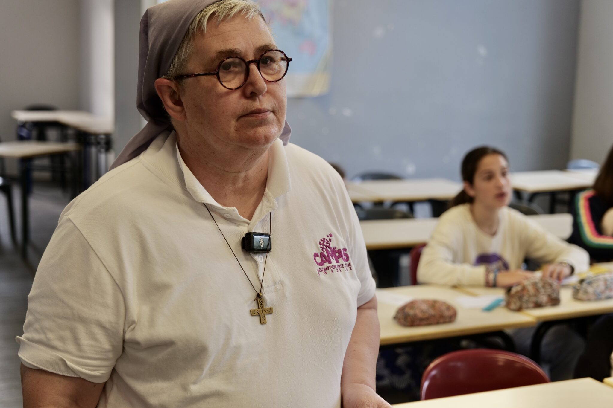 Une religieuse de l’Assomption dans une salle de classe